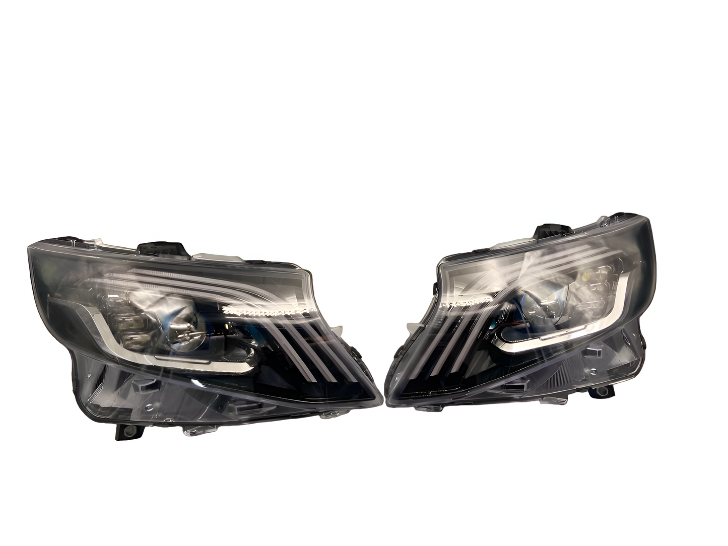JUEGO DE OPTICOS DELANTEROS MERCEDES BENZ VITO W447 109-111-114-116 2014-2025 (VERSION TUNING) MARCA NIBD