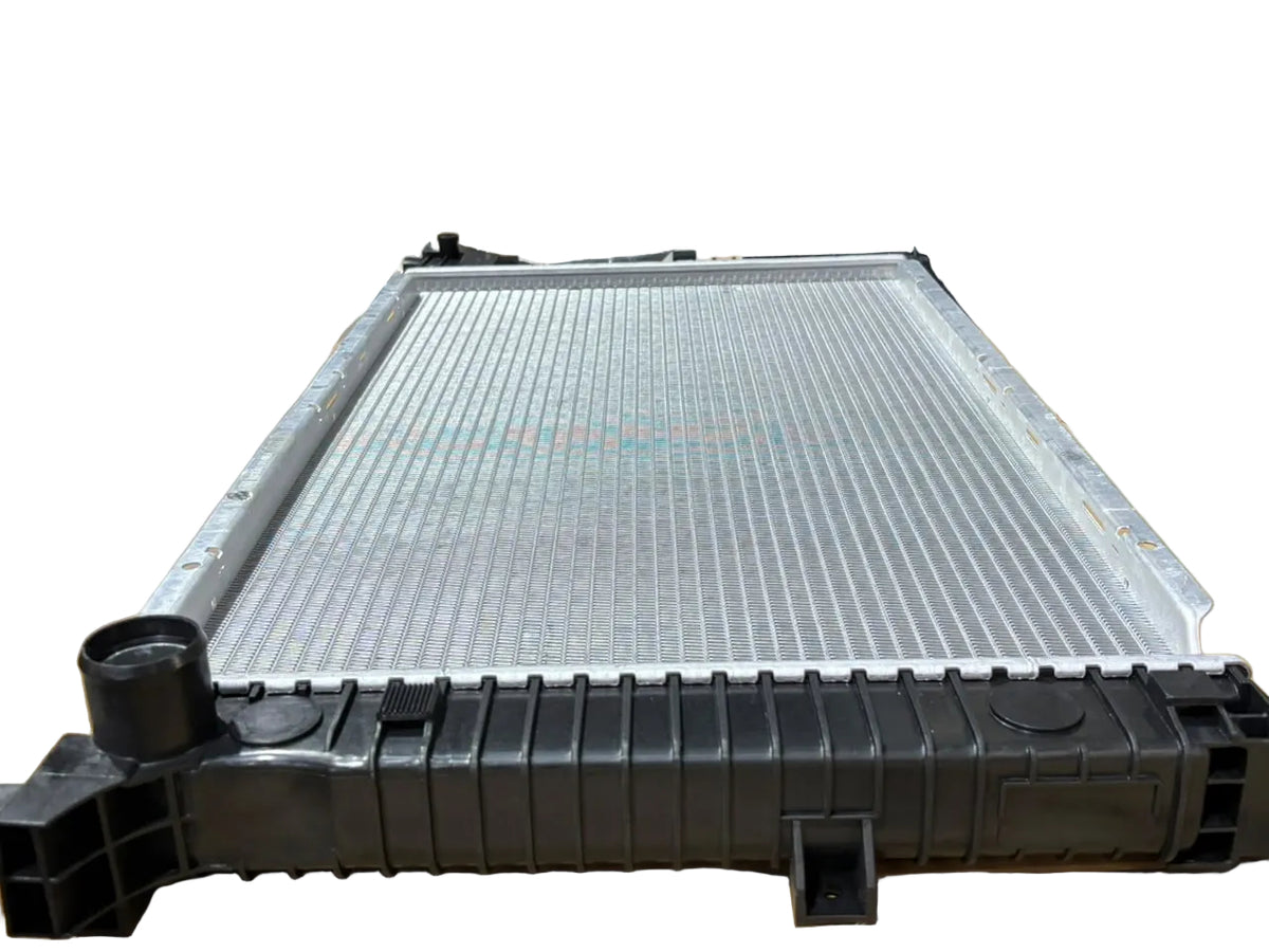 Radiador de Agua Mercedes Benz Sprinter (W903, W904) Años 01-12 9015003500